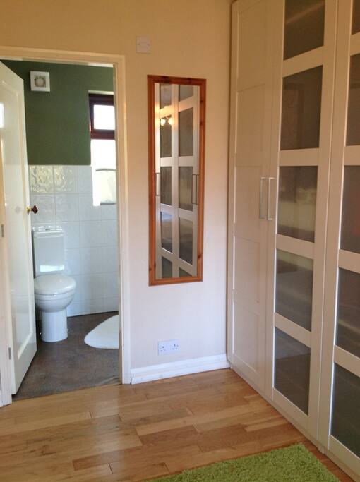 Private access to ensuite from bedroom