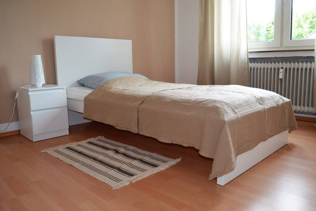 Einzelzimmer *1