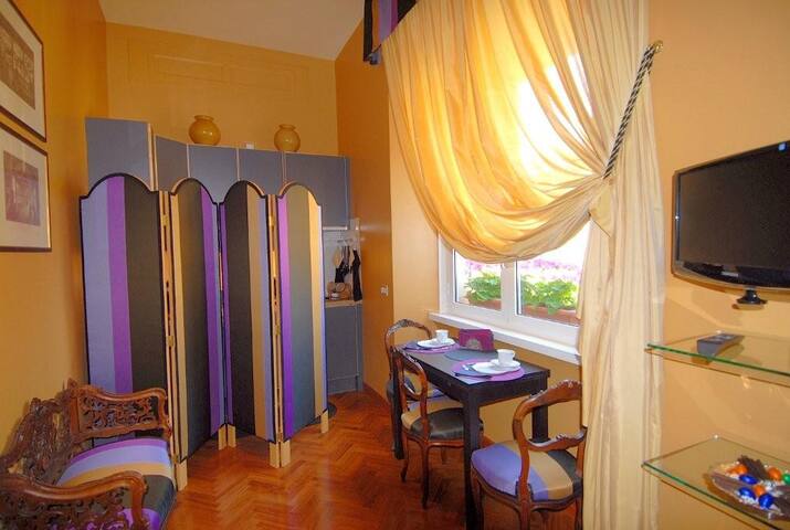 Casa Pariolina-4Guests Private Loft gallery image 3