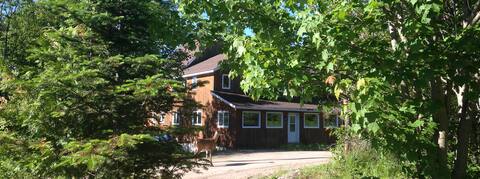 Warbler's Roost Country Inn
