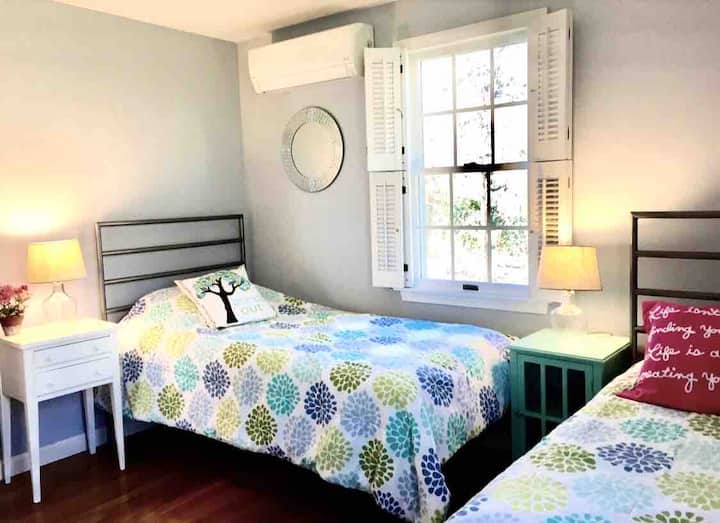 Chumba cha kulala cha watu wawili sakafu ya kwanza