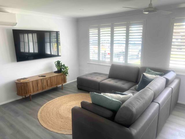 The Family Boathouse – 4 bed house plus 1 bed flat gallery image 5