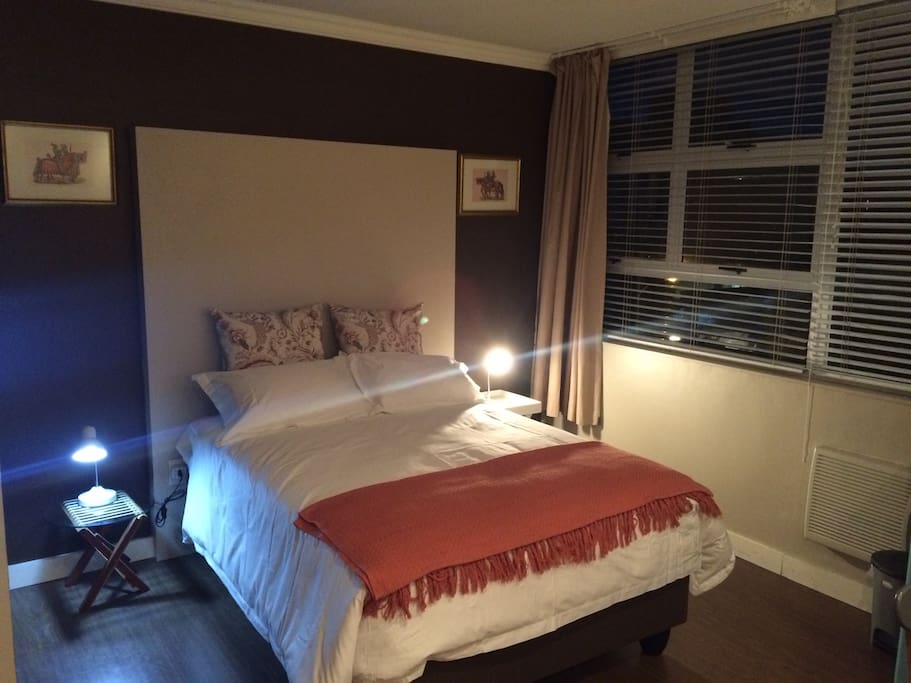 Your double bed with crisp linen as well as airconditioning - Cape Town can have some hot nights between December - February and if the ocean breeze is not there then the a/c helps a lot to have a peaceful night sleeping. Also heats for the colder winter nights.