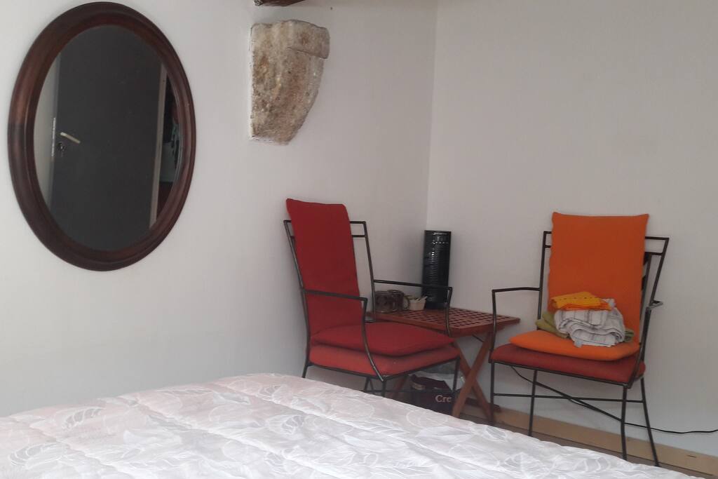 Plateau thé, bouilloire, ventilateur de table