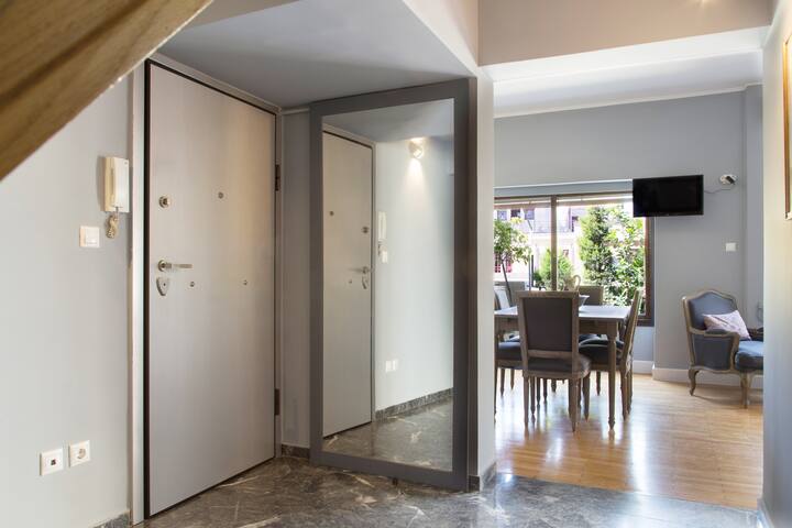 Beautiful Penthouse in Athens gallery image 4