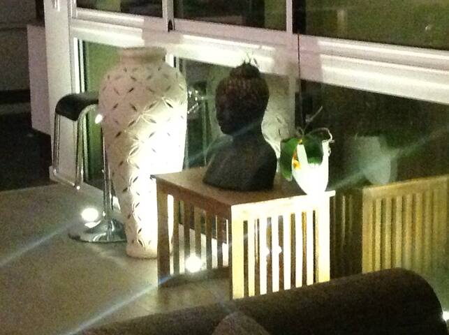 Maison contemporaine avec piscine gallery image 4