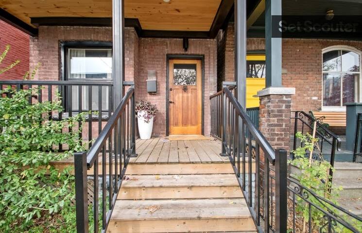 Cute House In Golden Area gallery image 3