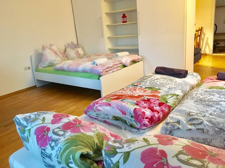 2 queen size beds in the sleeping area