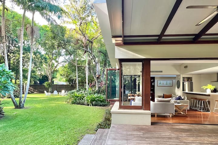 Beachfront Byron Bay – Family + Pets + Heated Pool gallery image 2