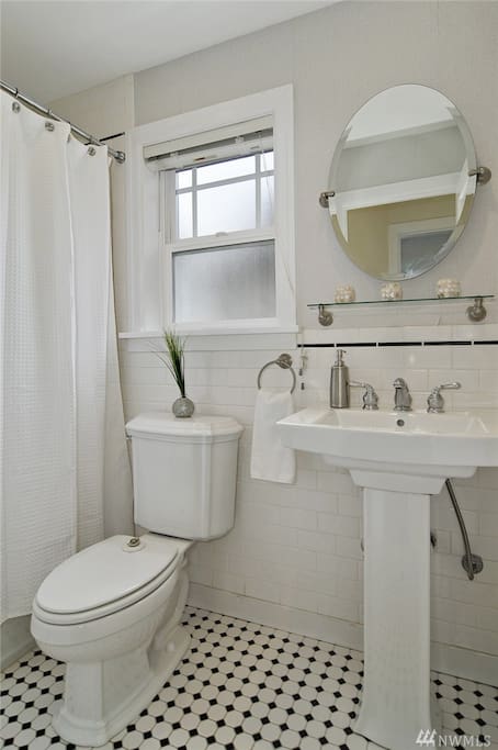 bath room in the 2nd floor