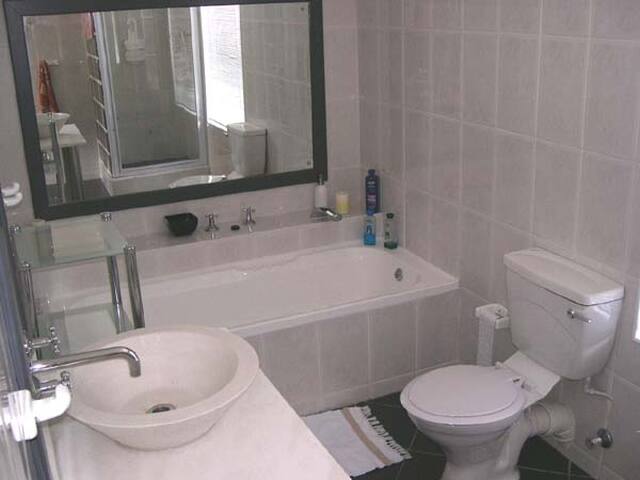 West Beach Manor gallery image 5