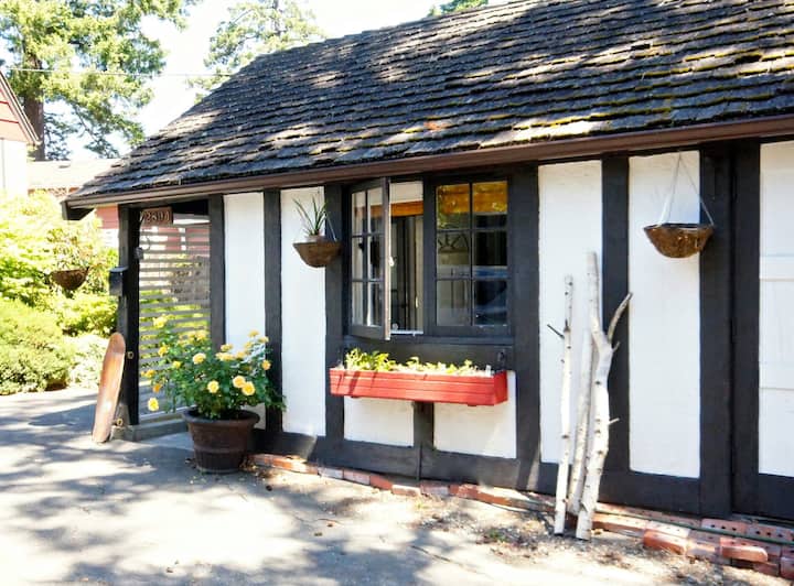 Esquimalt Vacation Rentals & Homes British Columbia, Canada Airbnb