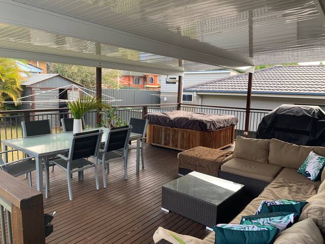 Close to Town Pet Friendly House gallery image 5