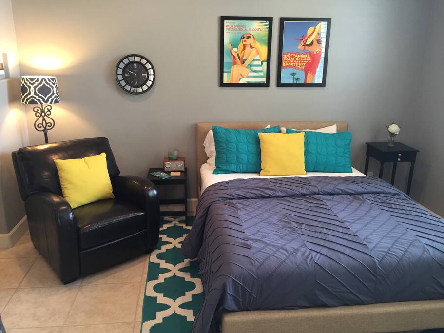 Private, detached Casita with memory foam queen mattress, and plenty of room to relax.