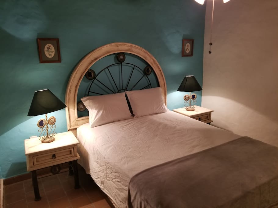 Bedroom with queen size bed