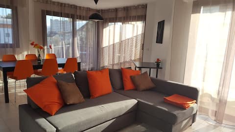 Spacious and bright 85m2 in Annecy with parking