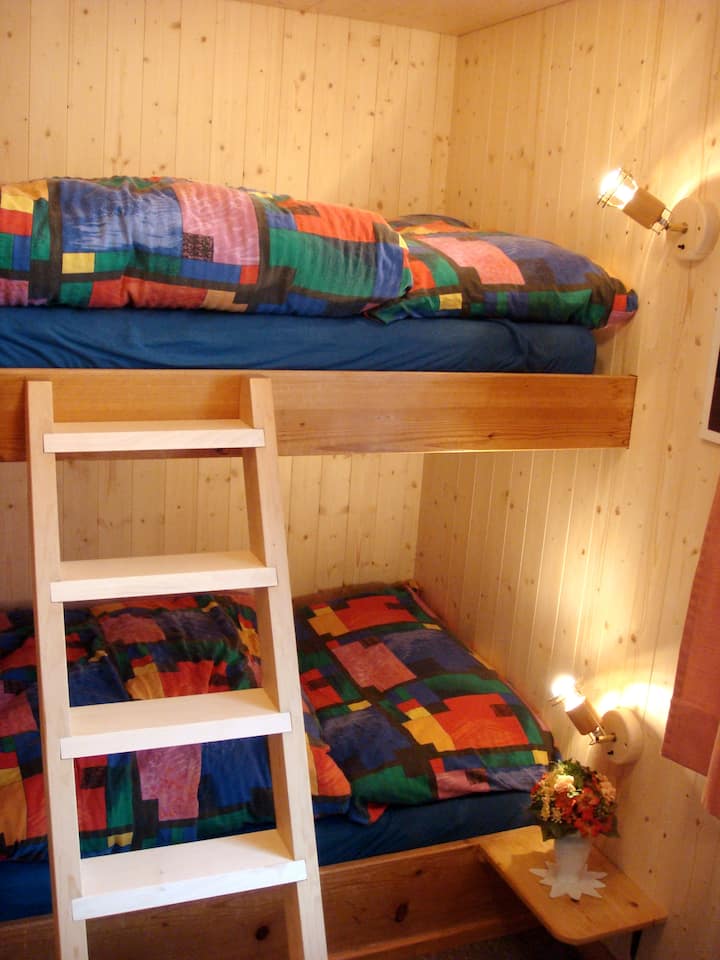 Patrová posteľ na prízemí