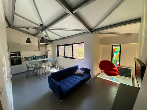 Airbnb performant: Downtown apartment with garden à Nîmes