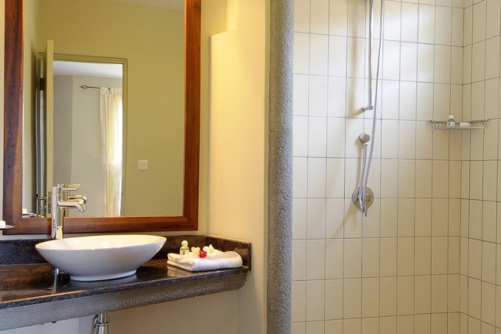 Salle de bain 1