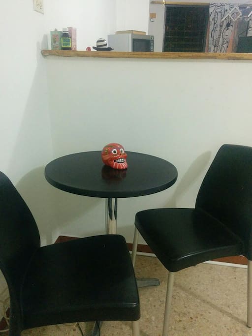 Espacio para sentarse a comer o trabajar