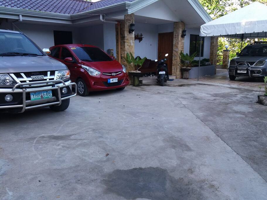 Free parking space for guest.