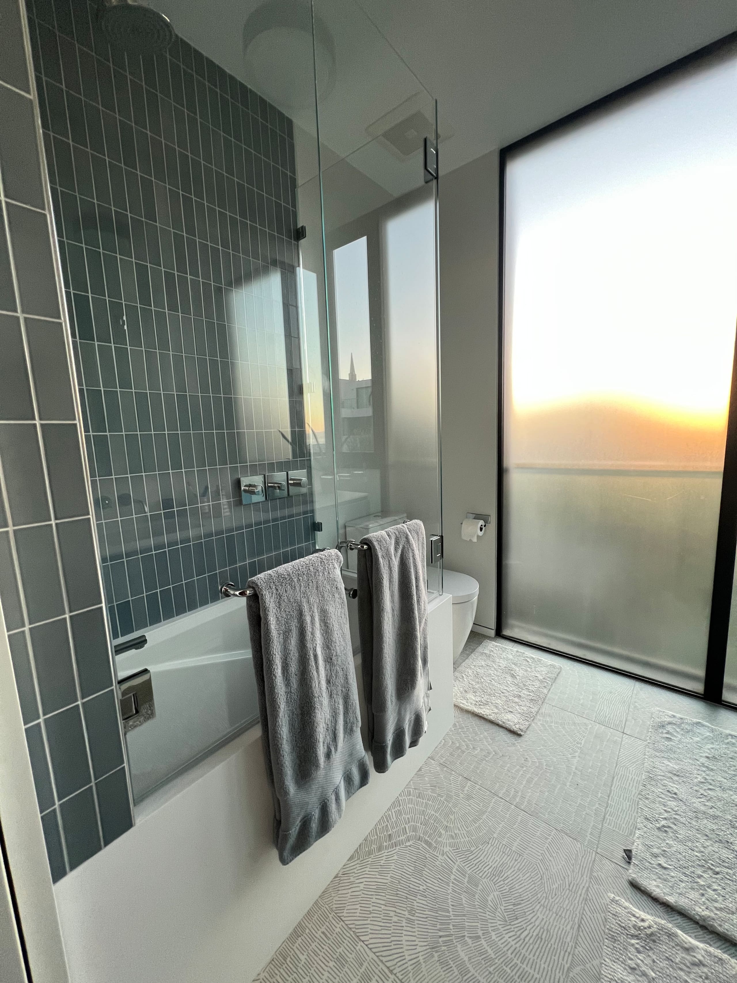 Home in San Francisco · ★5.0 · 3 bedrooms · 4 beds · 2.5 baths - Image 22