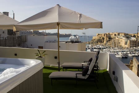Birgu Lodge Palazzino (with jacuzzi) 2