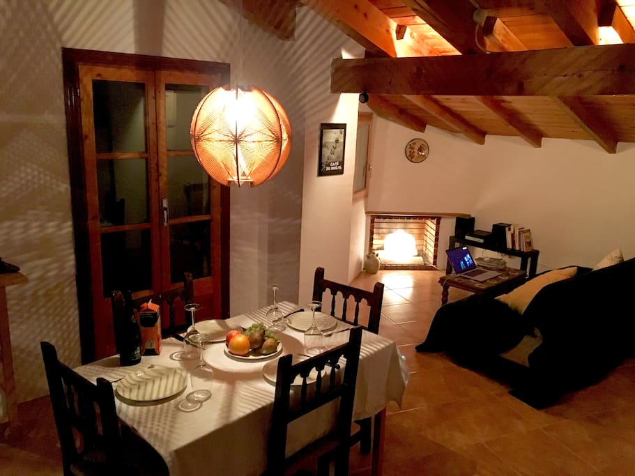 Dining Table / Living Room