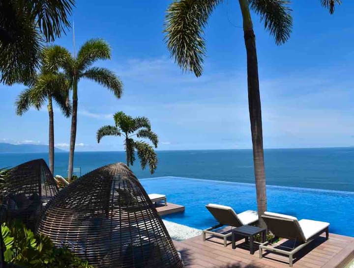 A closer look at Luxury Oceanfront Apartments With Private Gardens For Rent In Mexico