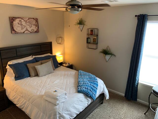 HGTV-style Room in Humble/Houston by IAH Airport
