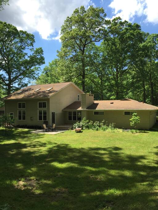 Huge fenced in yard with patio.