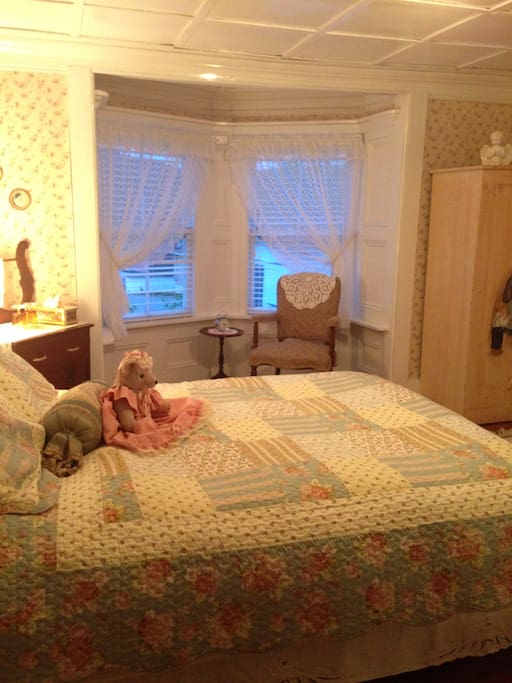Room 1, The Seaview Room, overlooking the harbour with a queen bed and ensuite washroom.