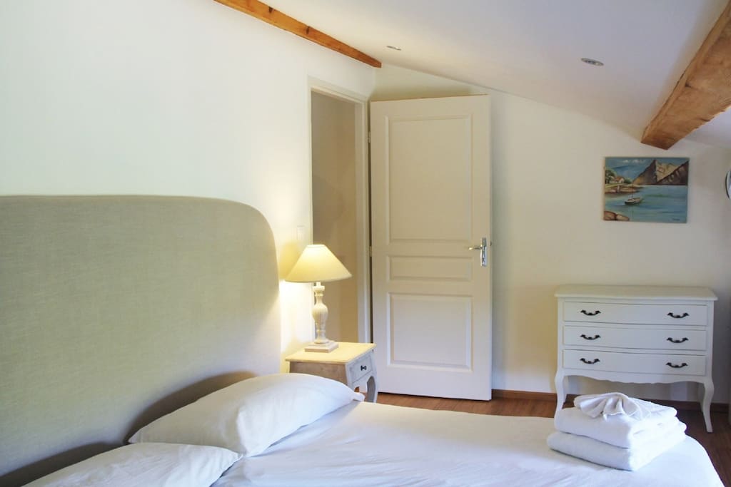 Bedroom 2 - twin beds