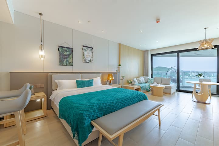 海景一居室带超大海景浴缸/泳池/三亚湾繁华市区/三晚接机/免税店接送