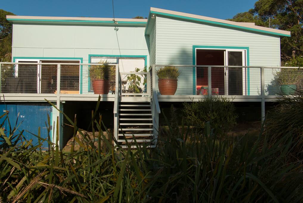 Walk off the deck to the sea
