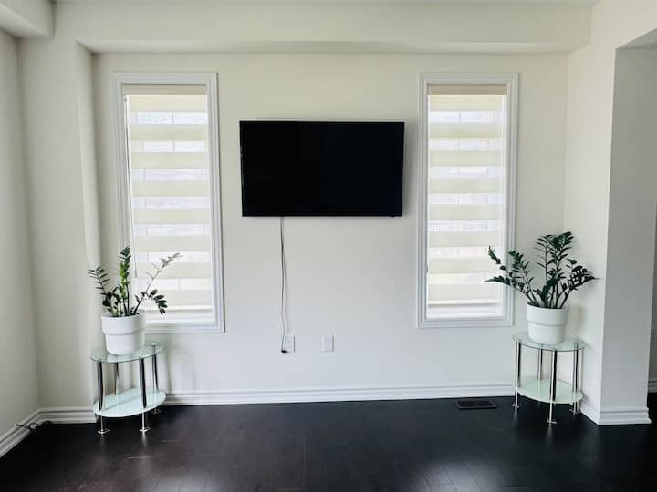 A 4 Br Brand New Furnished House - Brantford