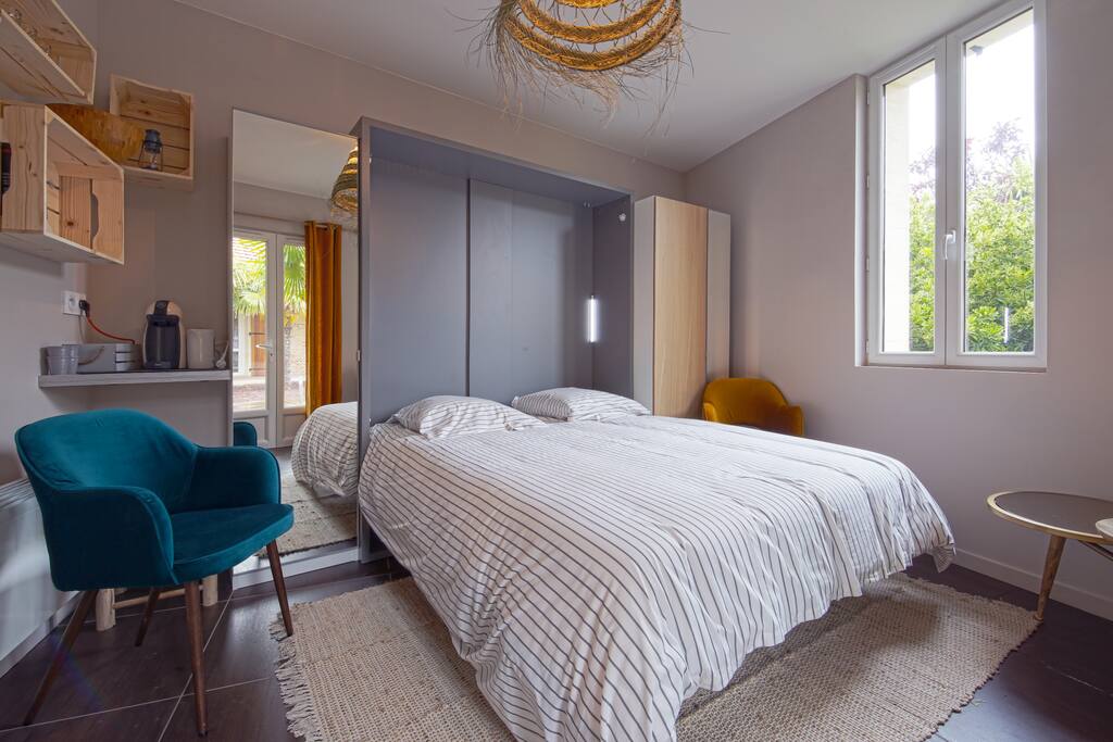 Un grand lit ultra confortable