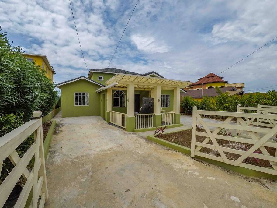 Breathless Manor3 Houses for Rent in Florence Hall Village, Trelawny