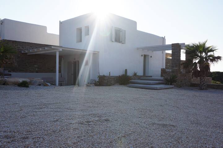 Sunset Villa I gallery image 2