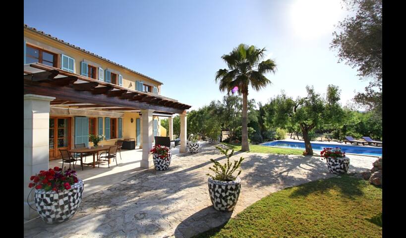 Privacy, silence and Mediterranean charm! gallery image 3