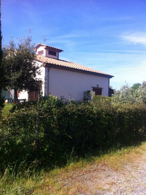 CASA DIVISA IN 4 APPARTAMENTI