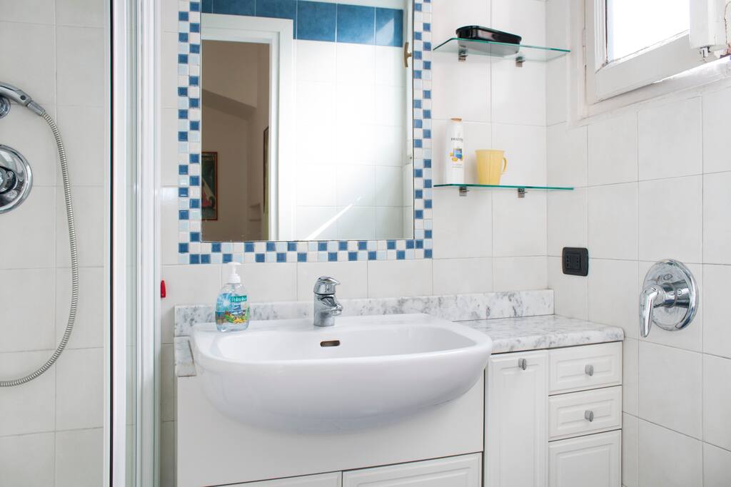 bagno con doccia