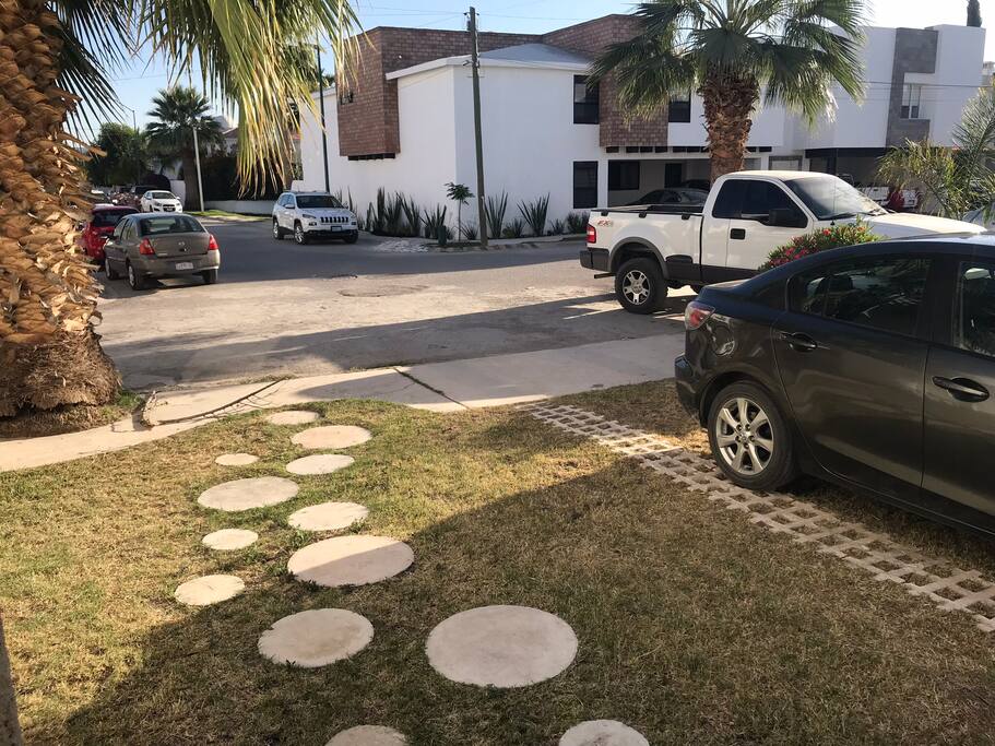Estacionamiento de la casa