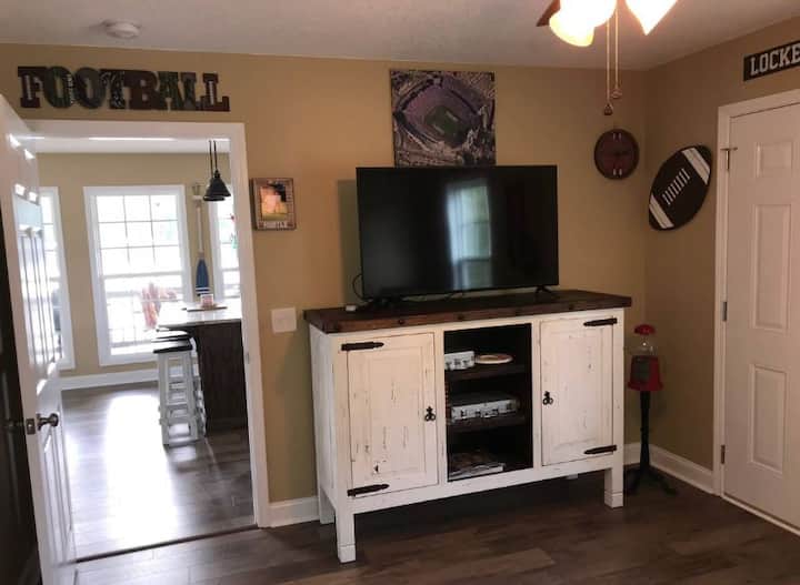 מאורת עם ספה נפתחת