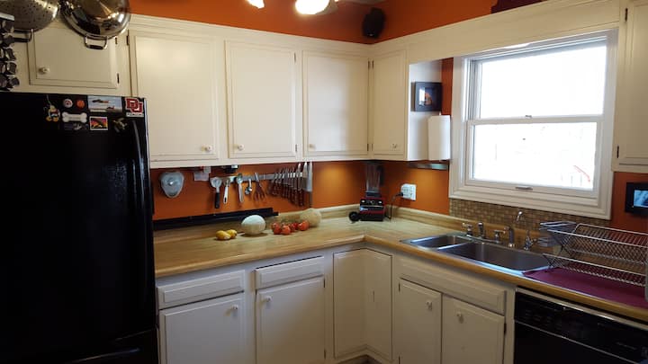 Euro Room (Private) In House - $0 CleanFee
