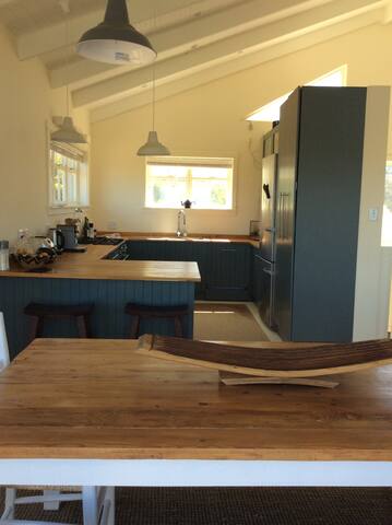 Beautiful beach house near Cape Point gallery image 4