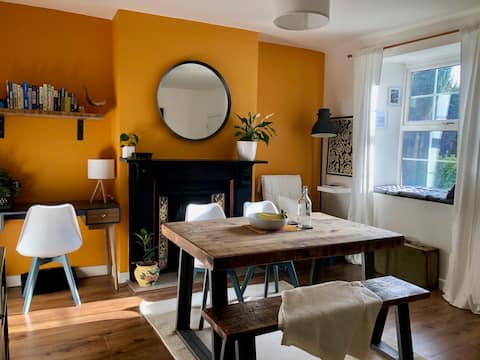 The Bristolian - Stylish Vibrant Unique Garden