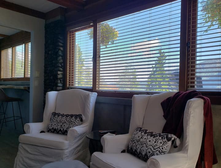 Cowichan Bay, Private Entry Suite, Water View - Cowichan Bay
