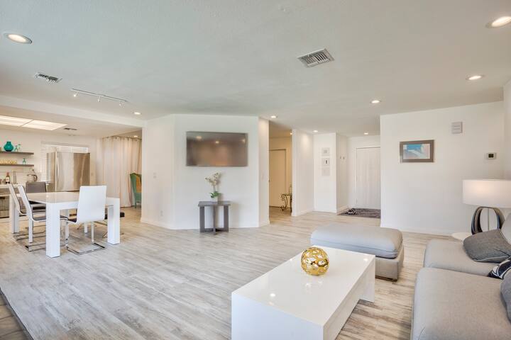 HOUSE 5 min from STRIP/Next UNLV/Amazing Pool-Spa gallery image 2