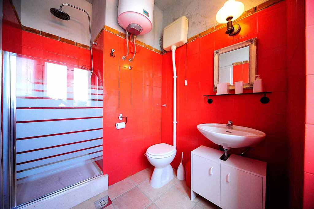 Bathroom of the room no.8